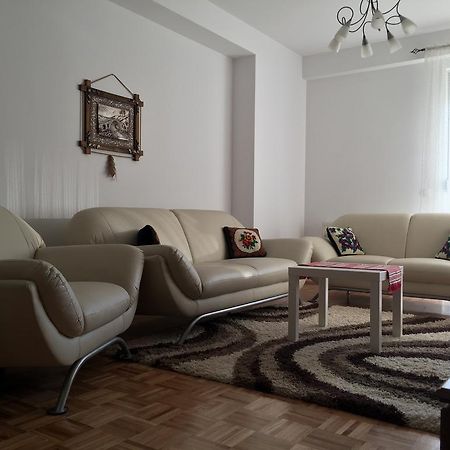Apartment Gashi Приштина Екстер'єр фото