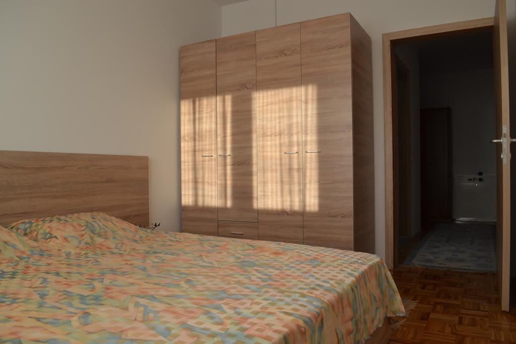 Apartment Gashi Приштина Екстер'єр фото
